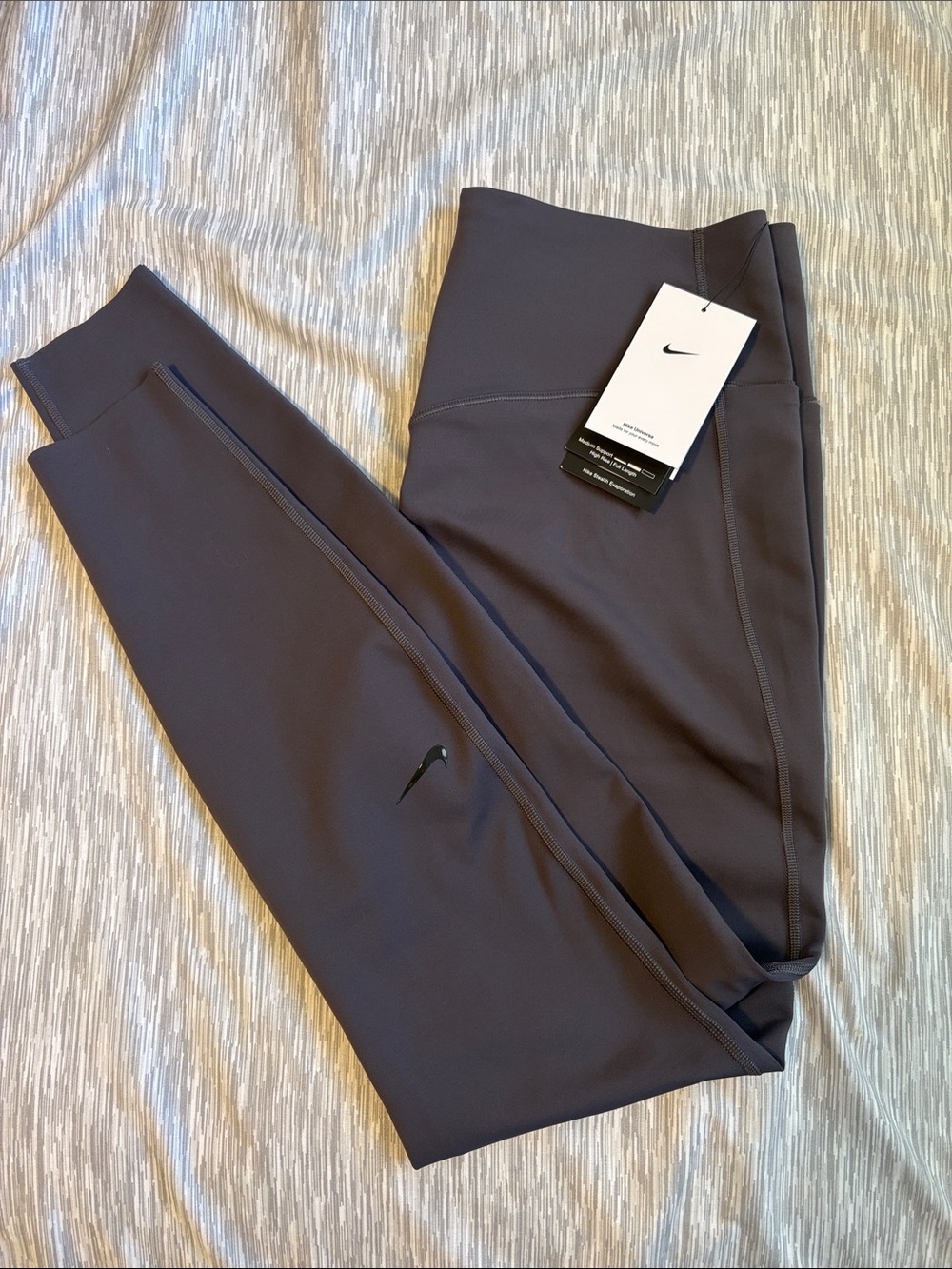 Nike Women's Grey Universa Dri-FIT High-Rise Leggings